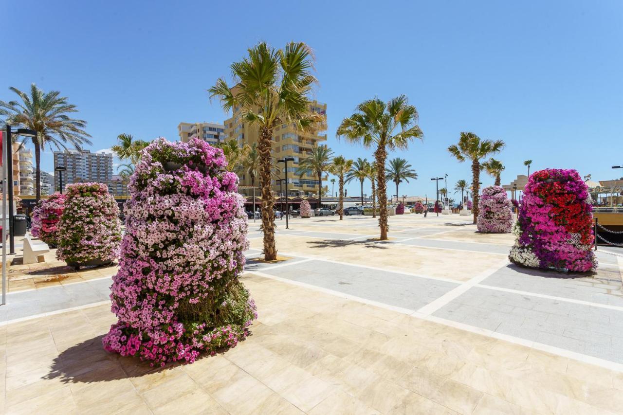 Hostal Costabella Powered By Faro Homes Fuengirola Bagian luar foto