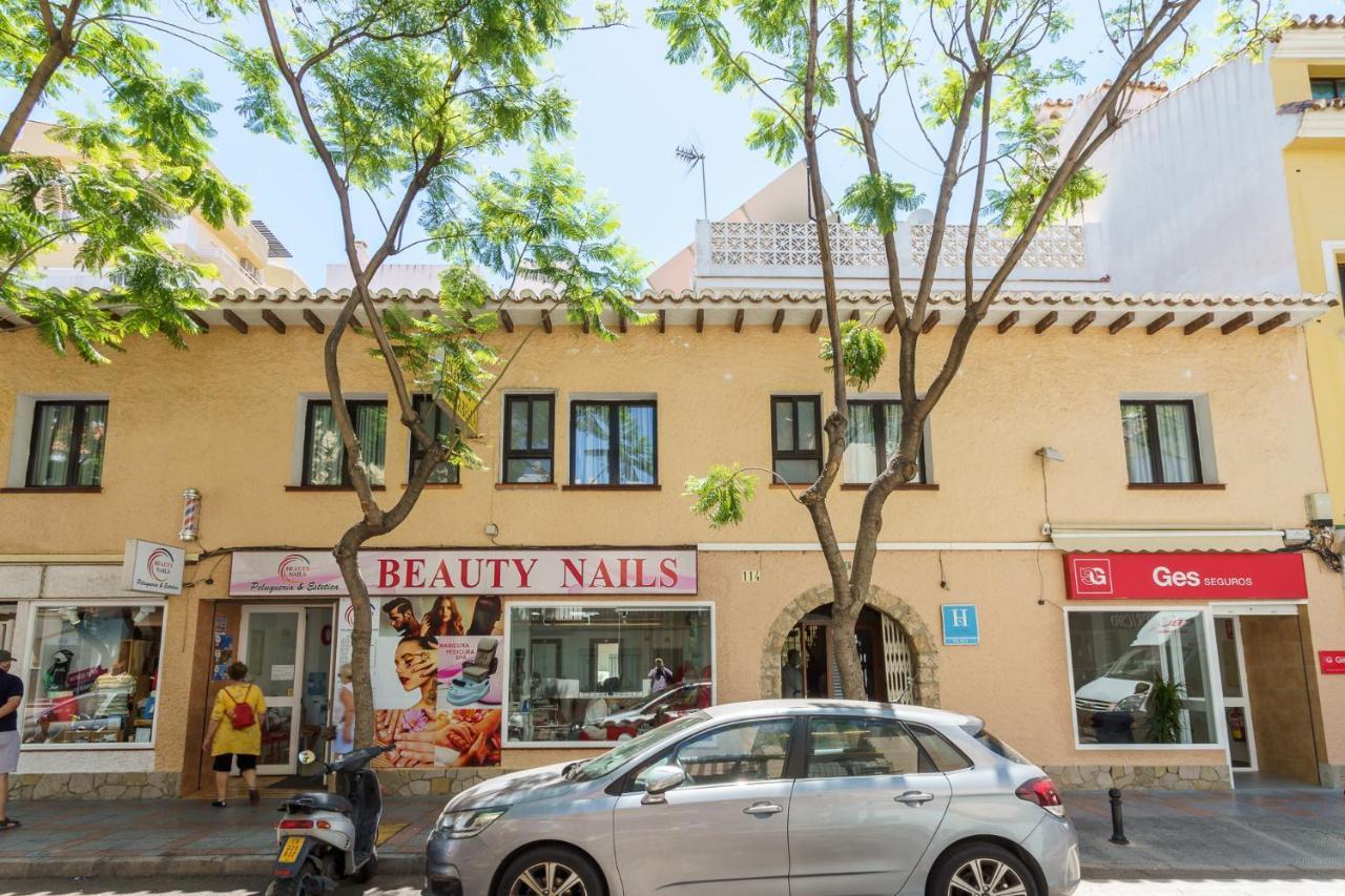 Hostal Costabella Powered By Faro Homes Fuengirola Bagian luar foto