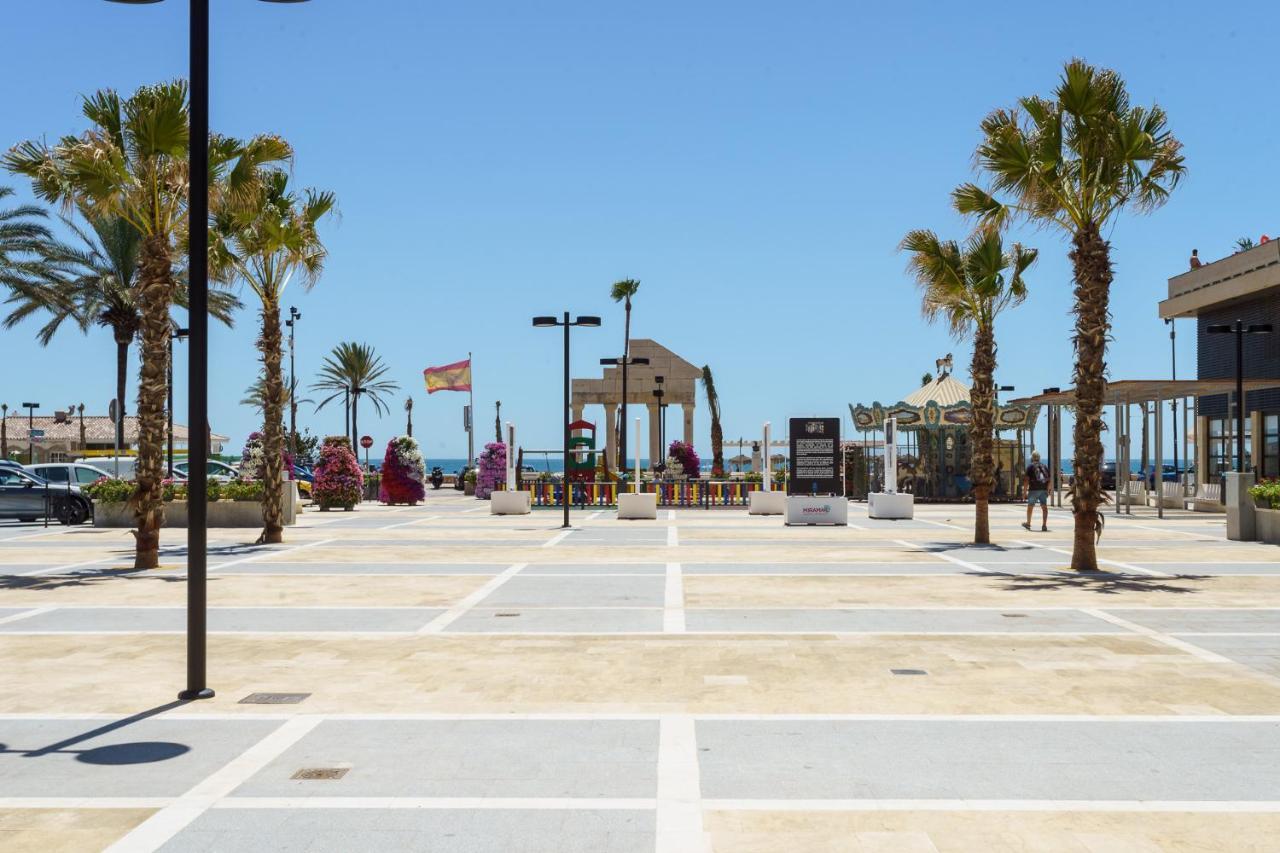 Hostal Costabella Powered By Faro Homes Fuengirola Bagian luar foto