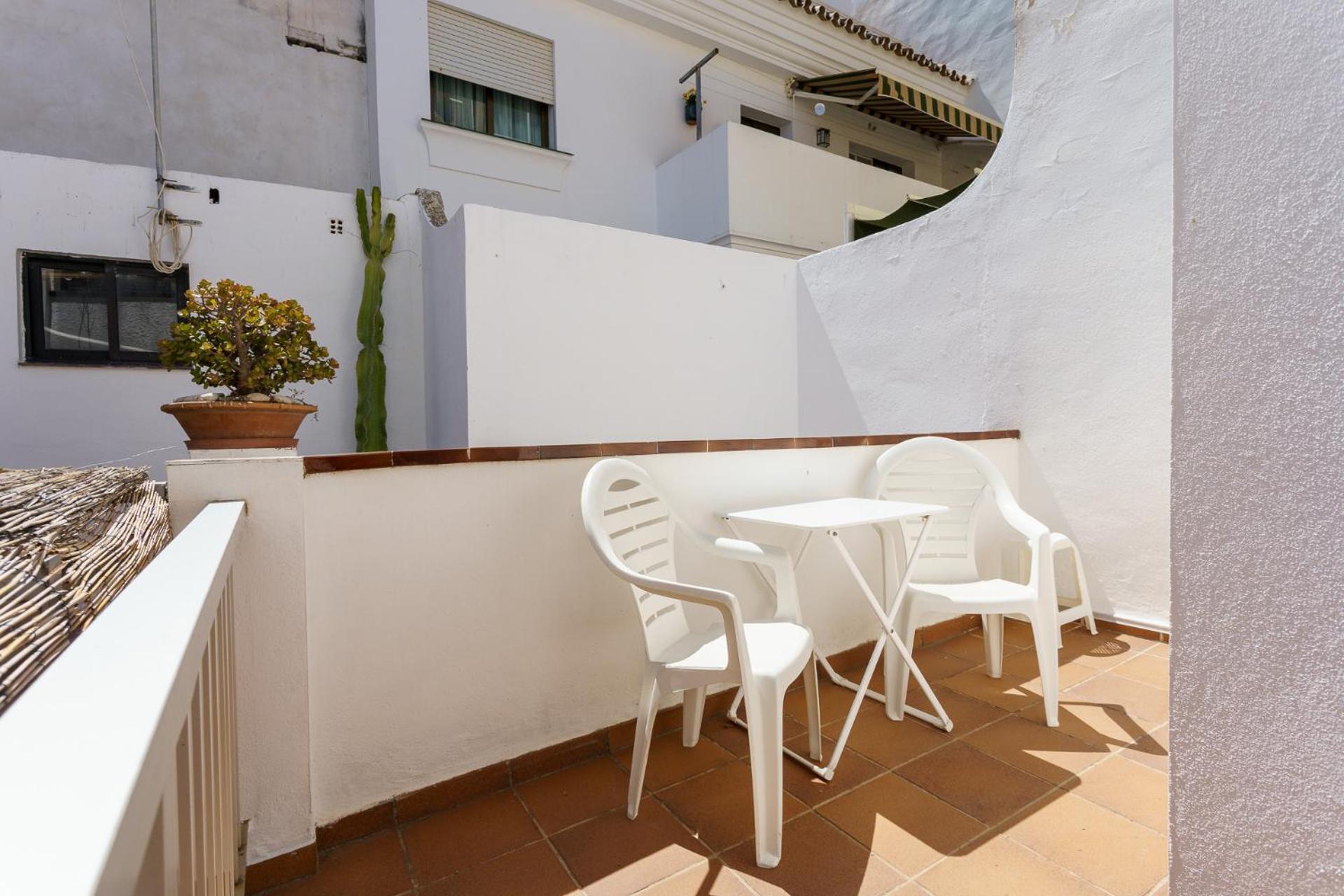 Hostal Costabella Powered By Faro Homes Fuengirola Ruang foto
